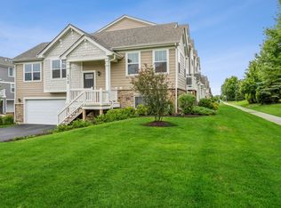 172 Goldenrod Dr #4, Elgin, IL 60124