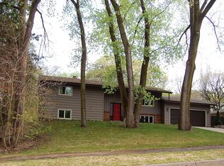 160 Snail Lake Rd, Shoreview, MN 55126