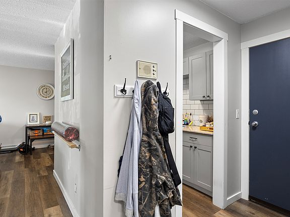 3rd image of 1525 Tranquille Rd #106