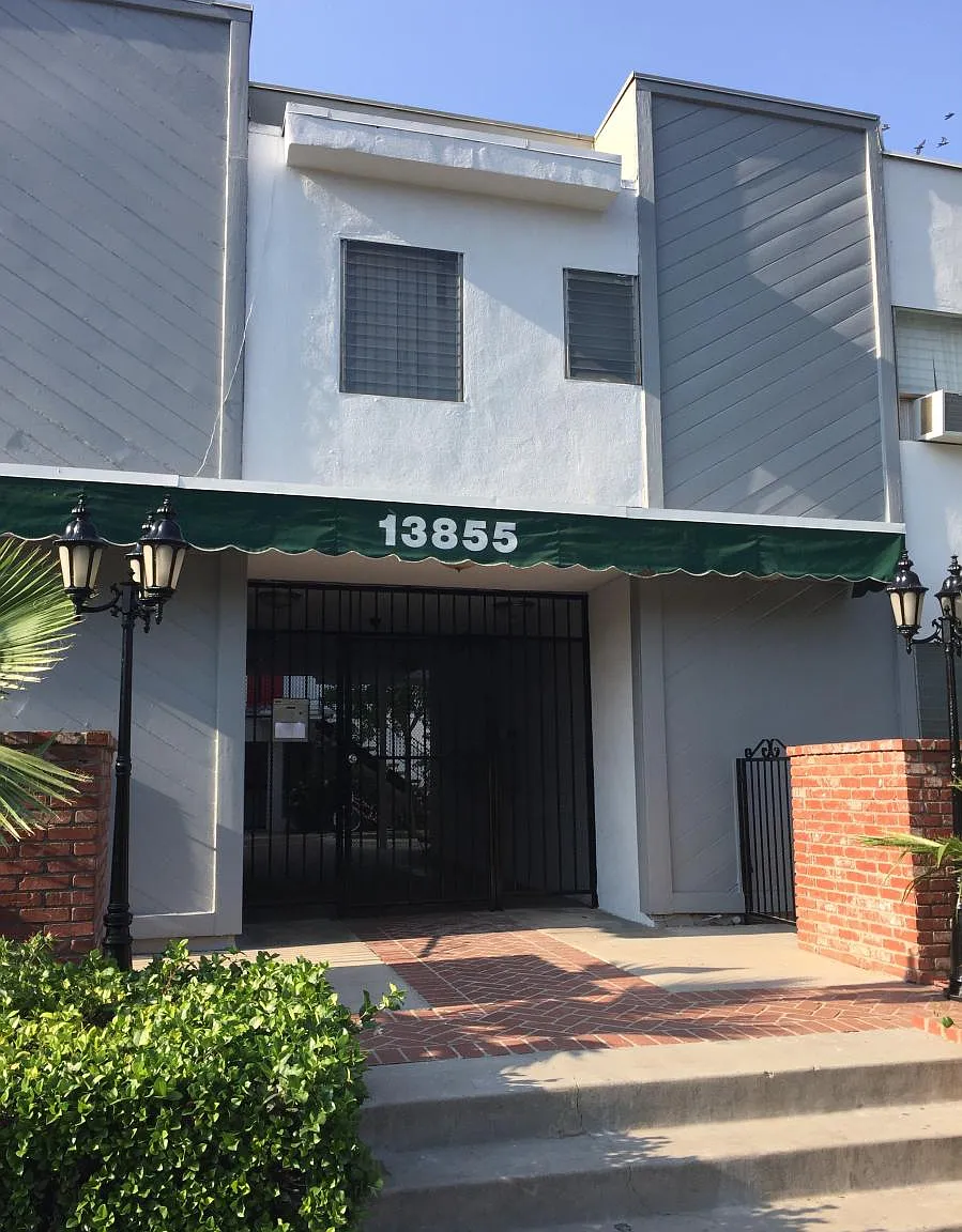 13855 Burbank Blvd — Photo 1