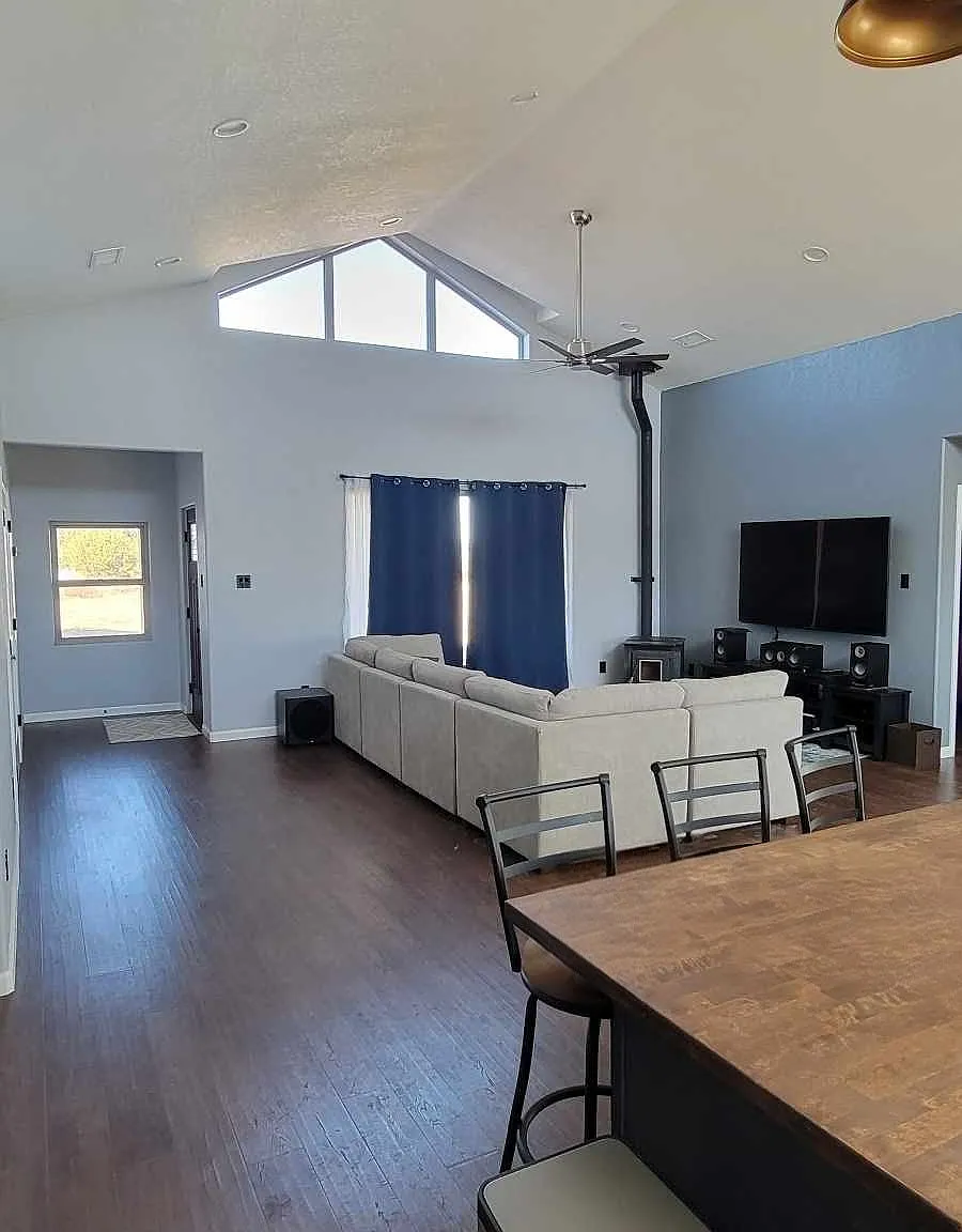 3 bed, 2064 sqft, $2,600 — Photo 4