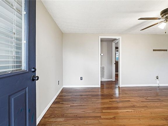 5th image of 572 Young Loop