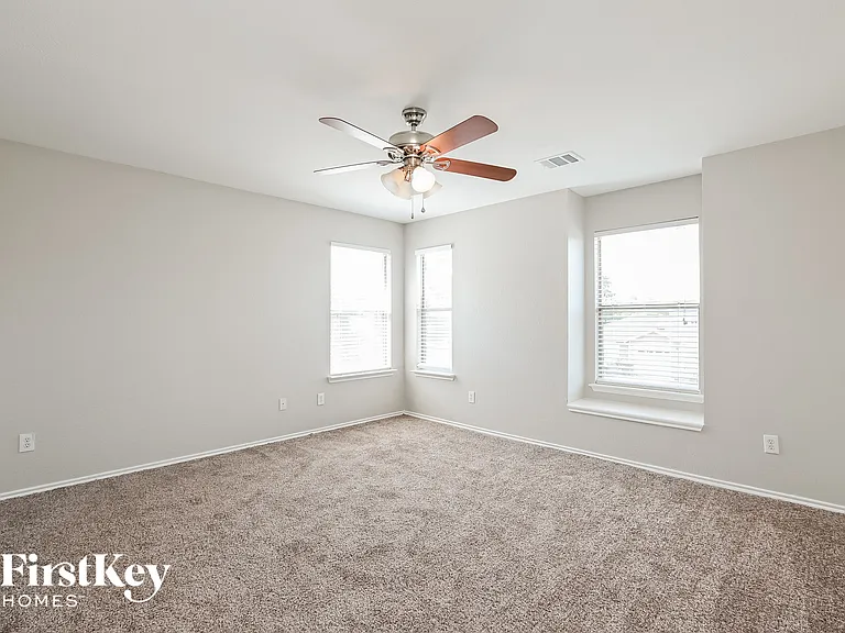 8143 Chancewood Ln — Photo 6