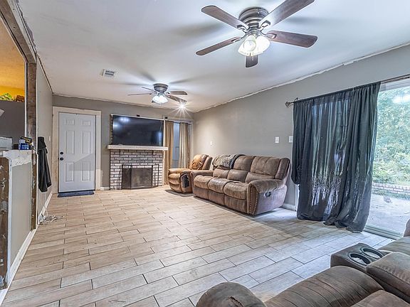 4th image of 3889 Anderson Rd
