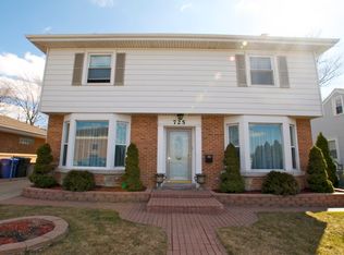 725 Oakton St, Park Ridge, IL 60068