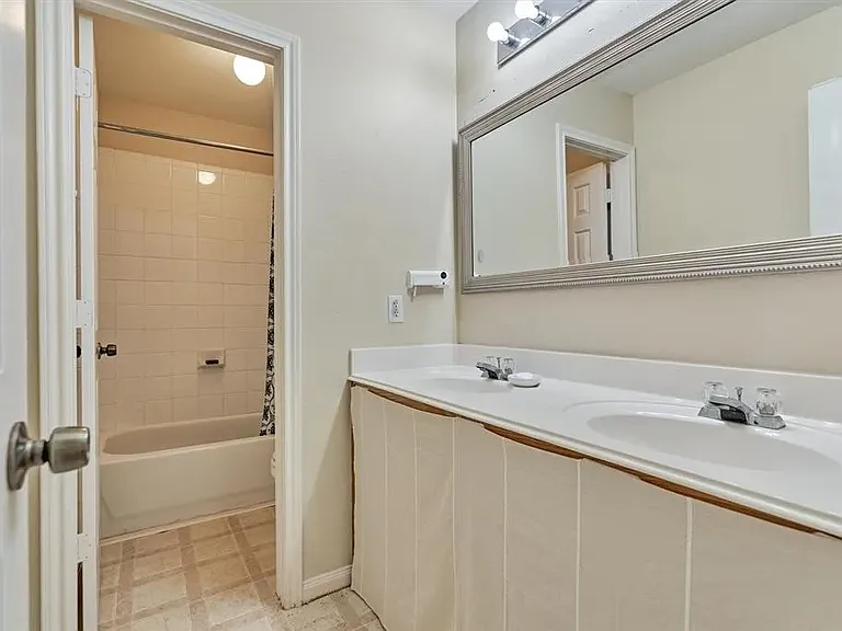 306 Moonwalk St — Photo 10