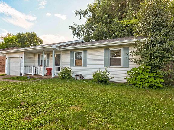 3rd image of 2910 Squire Ln