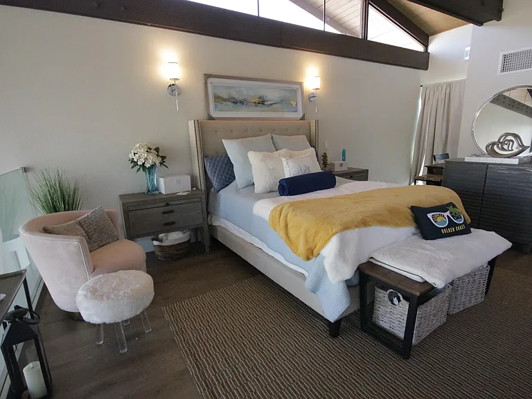 7329 Marina Pacifica Dr S — Photo 29