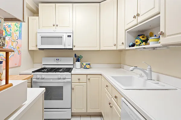 Sold by Corcoran | media 2