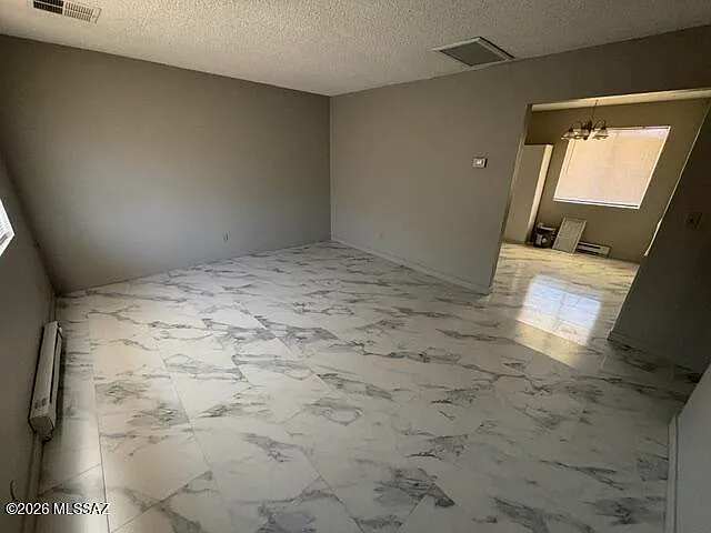2 bed, 1.0 bath, 792 sqft, $1,100 — Photo 3