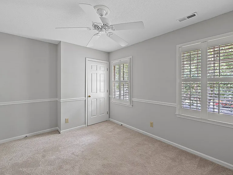 305 Old Fox Trl — Photo 36