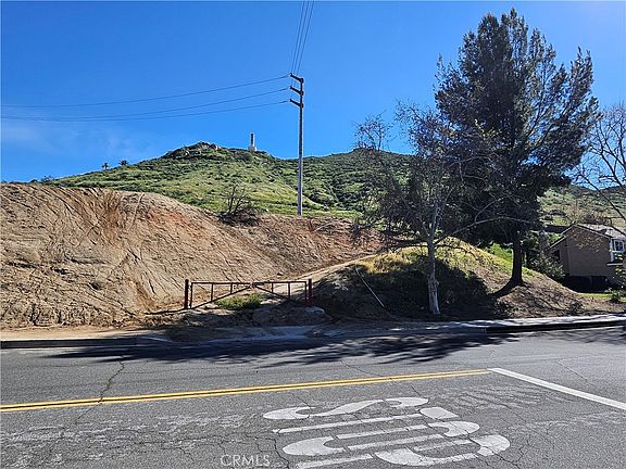 3rd image of 0 Tyrolite St