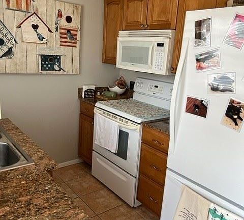 4th image of 1801 Lakeview Dr APT 208