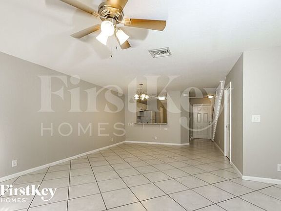 4th image of 924 Summit Lake Dr