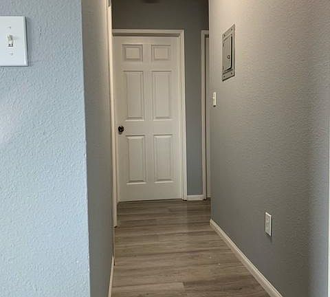 5th image of 9432 Parmelee Ave
