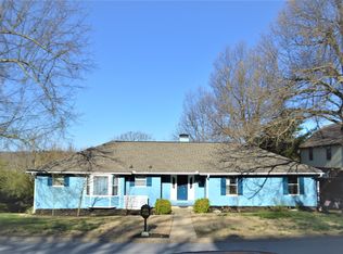 2862 E Hyland Park Rd, Fayetteville, AR 72701