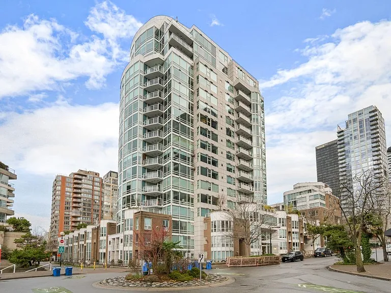 1501 Howe St #1104 — Photo 26