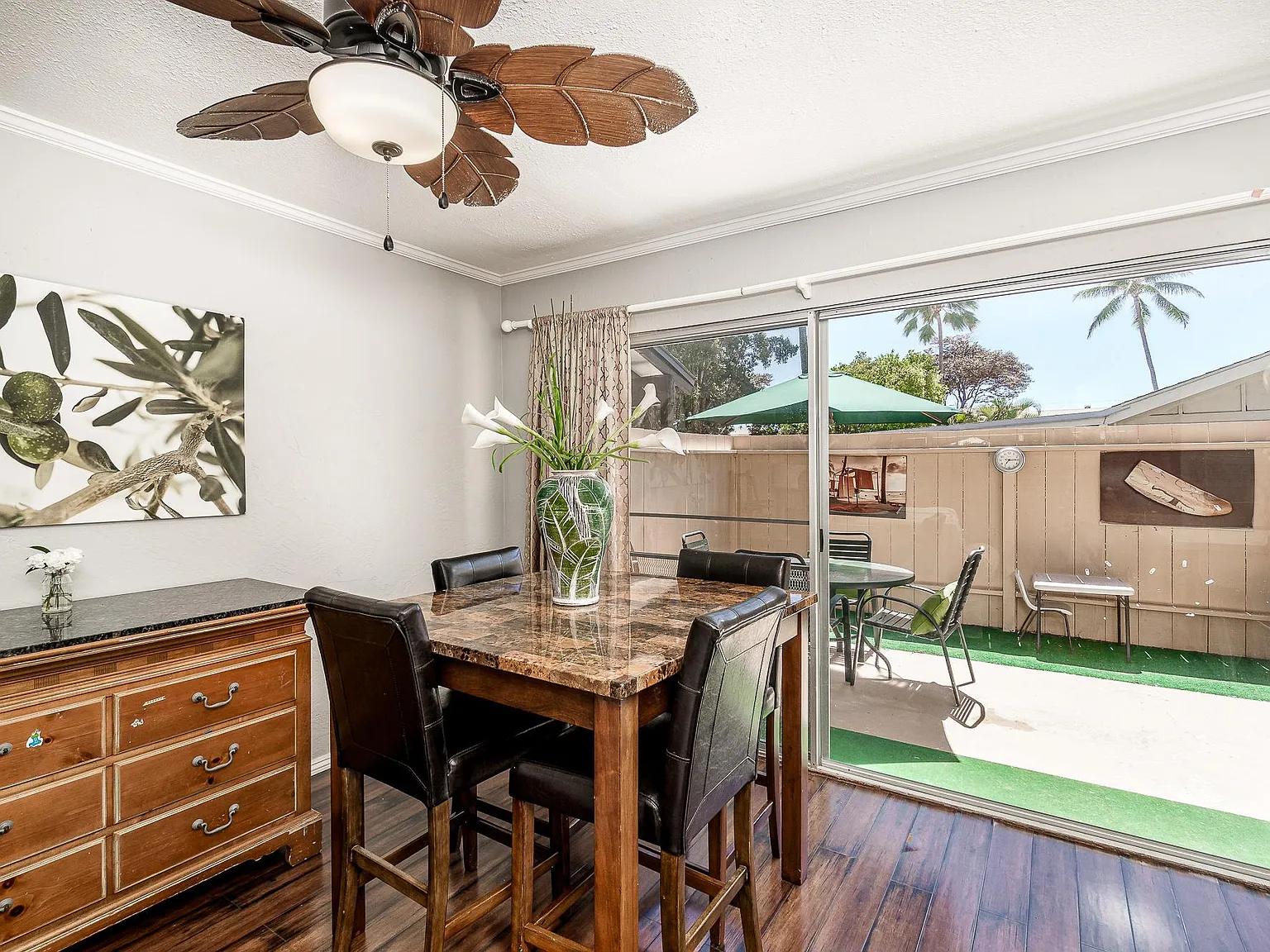 3 bed, 2.5 bath, 1452 sqft, $4,450 — Photo 4