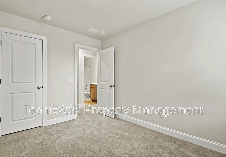 101 Langley Dr #B — Photo 19