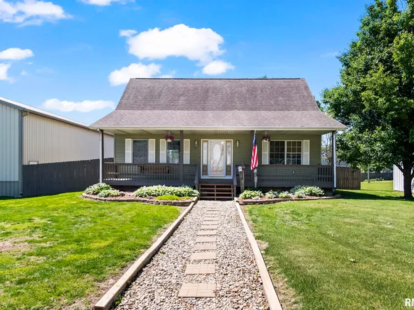 204 W Church St, Pleasant Plains, IL 62677