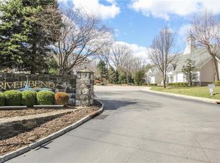 312 Viewpoint Ter, Peekskill, NY 10566