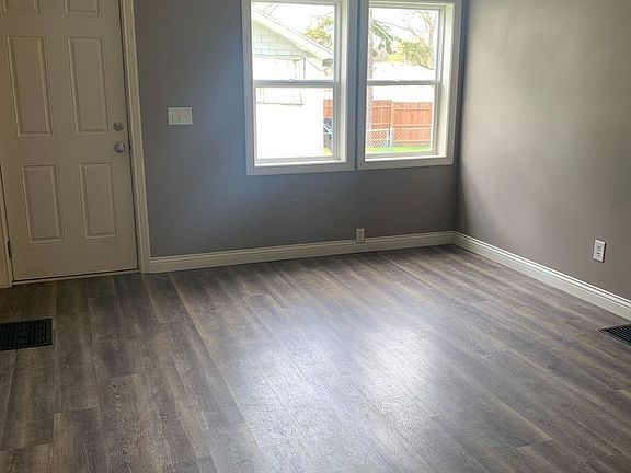2nd image of 1910 Vinton St APT 3