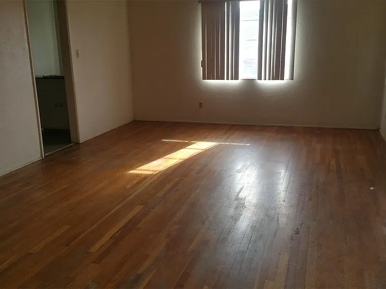 1276 S Rupert Ave — Photo 4