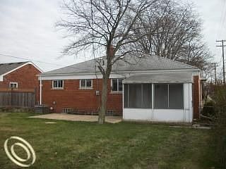 3rd image of 25505 Collingwood St