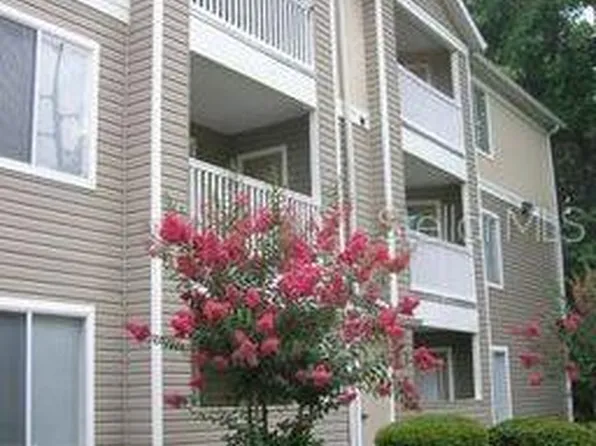 4000 SW 23rd St APT 3-208, Gainesville, FL 32608