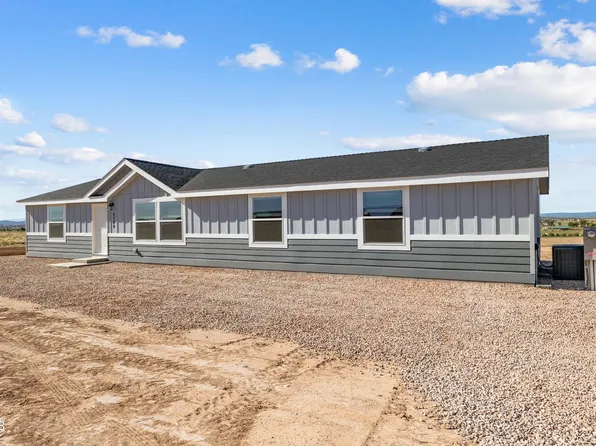 2729 W Grapevine Ct, Paulden, AZ 86334