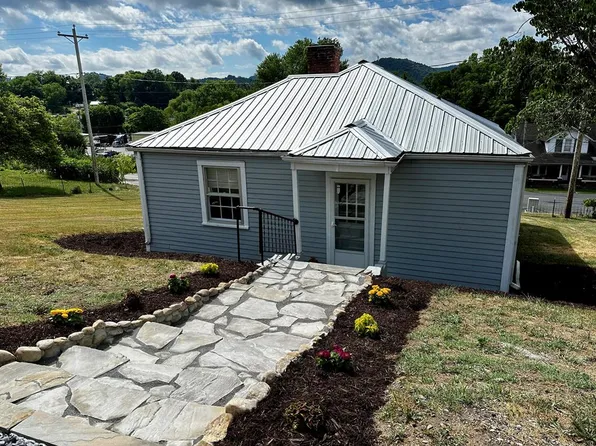 247 E Chilhowie St, Marion, VA 24354