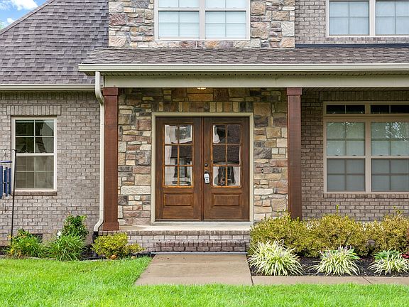 4th image of 258 Harrowgate Dr