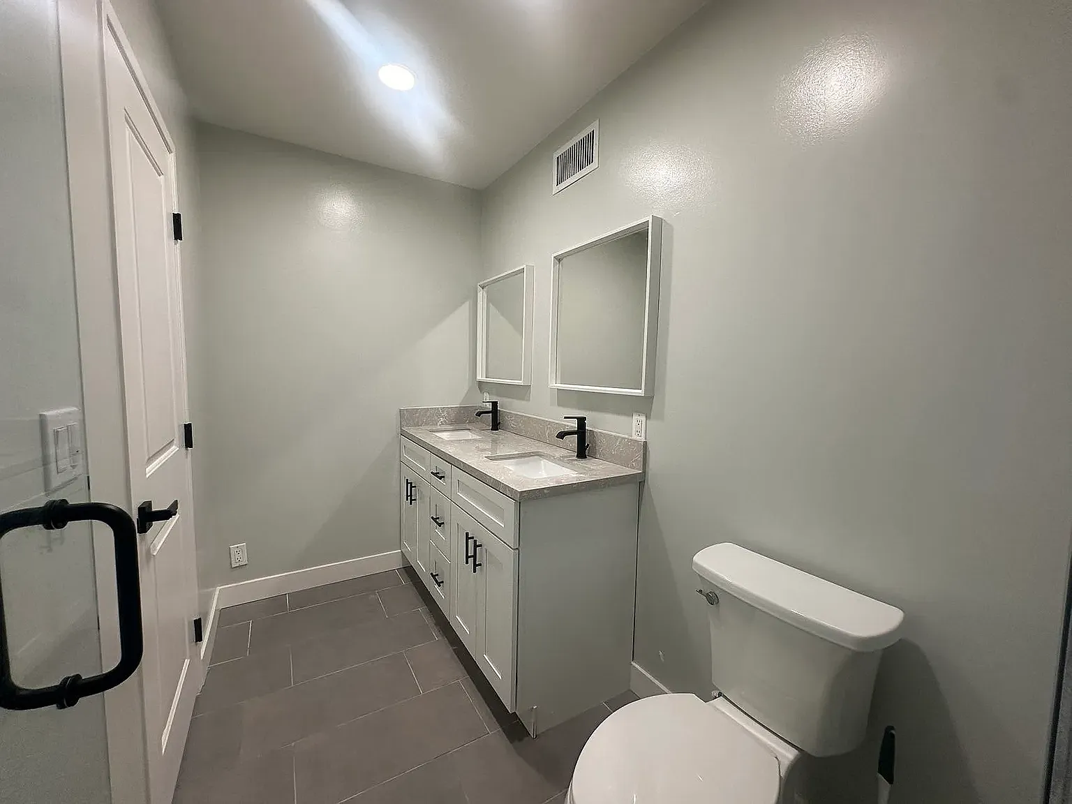 2 bed, 1200 sqft, $3,200 — Photo 3