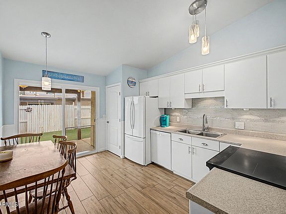 5th image of 313 E SEQUOIA Drive