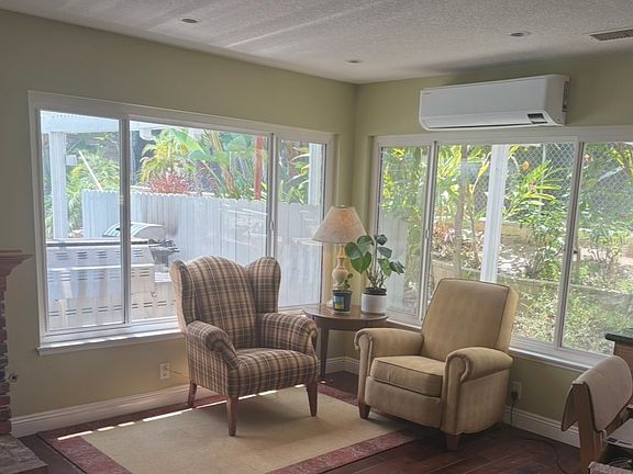 3rd image of 1324 Manzanita Dr