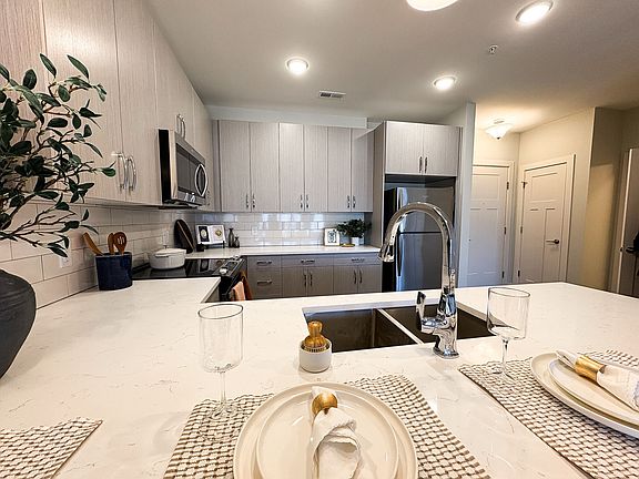 4th image of 5705 Apex Dr #6-411
