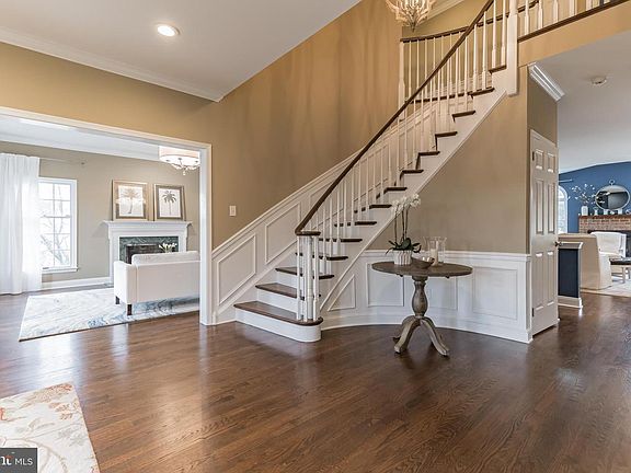 2nd image of 8 Tunbridge Ln
