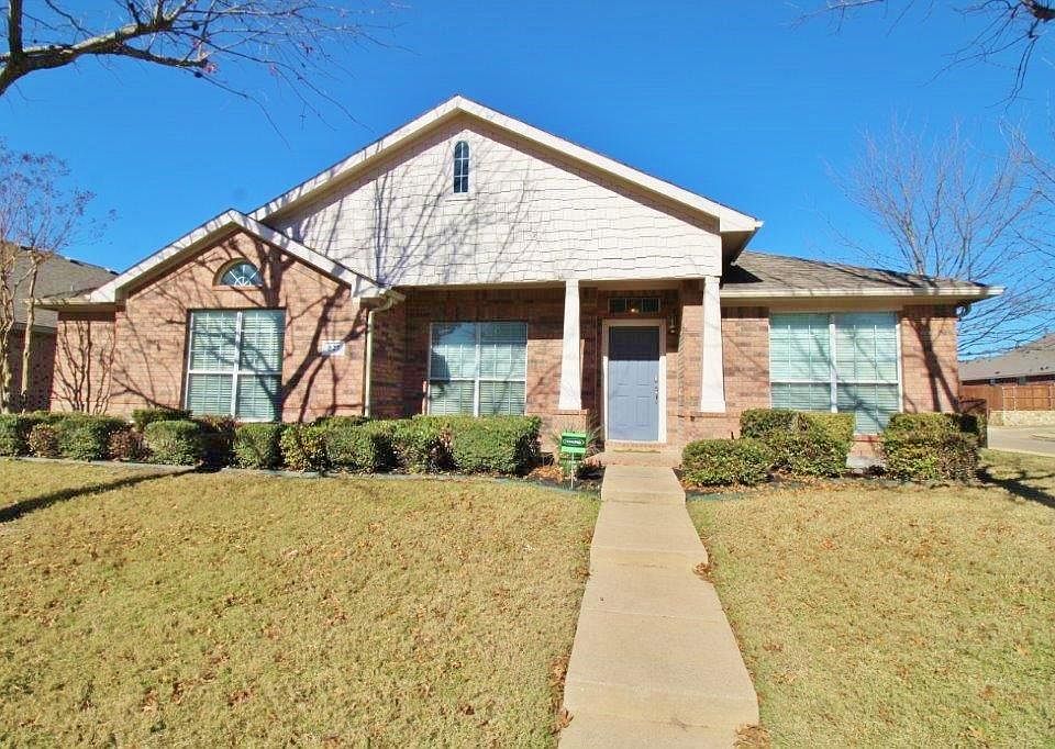 1st image of 527 Azalea Dr
