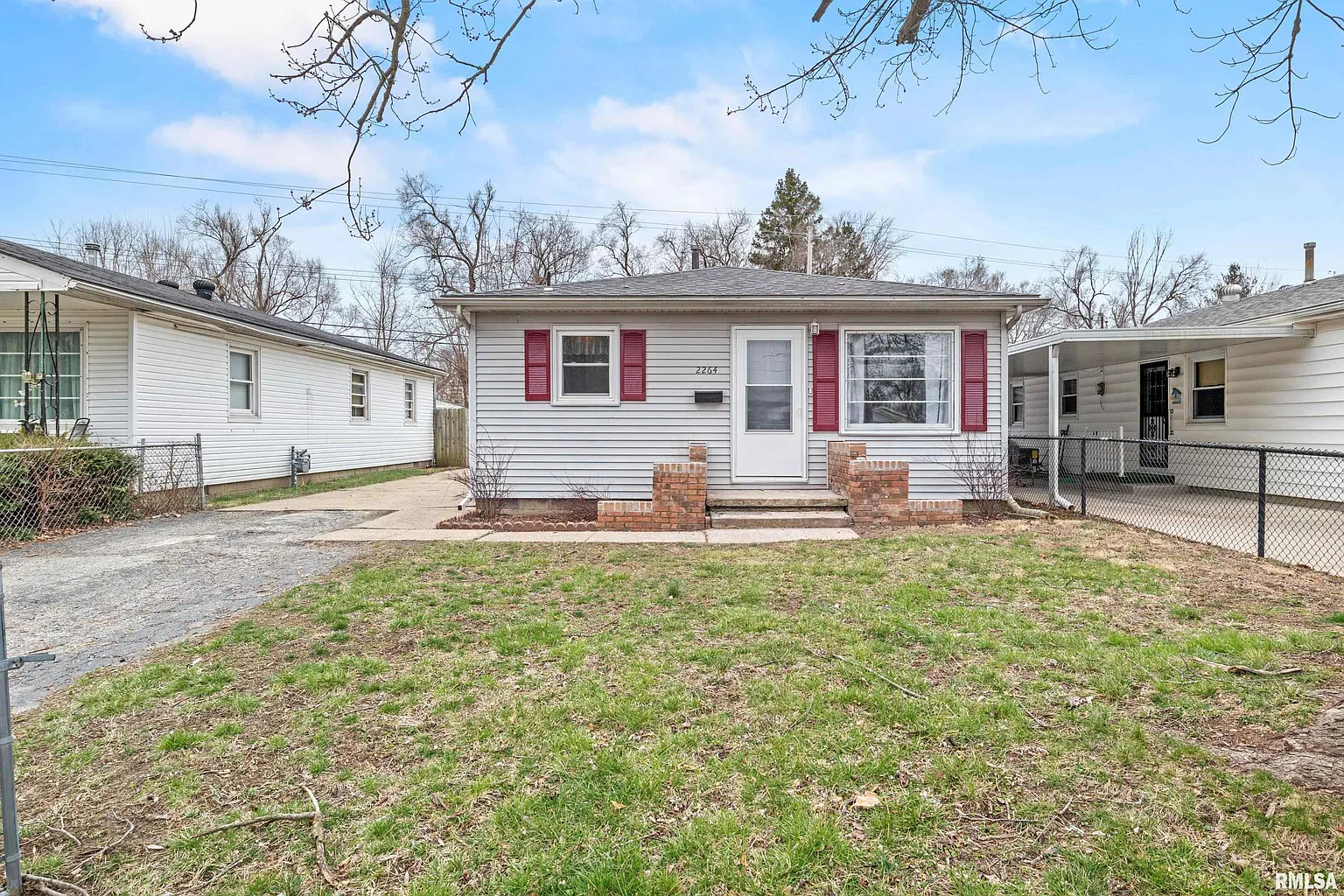 2264 E Watch Ave photo 1