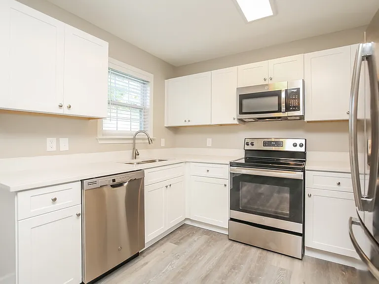 1202 Welsh Dr — Photo 9