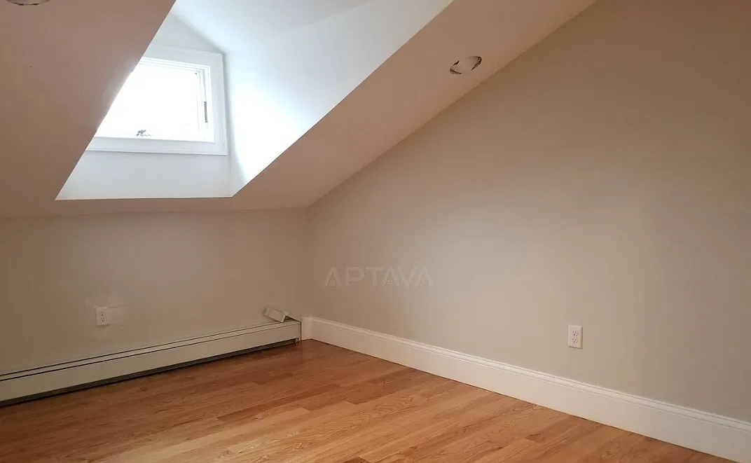 19 Ashland St — Photo 1