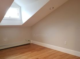 19 Ashland St