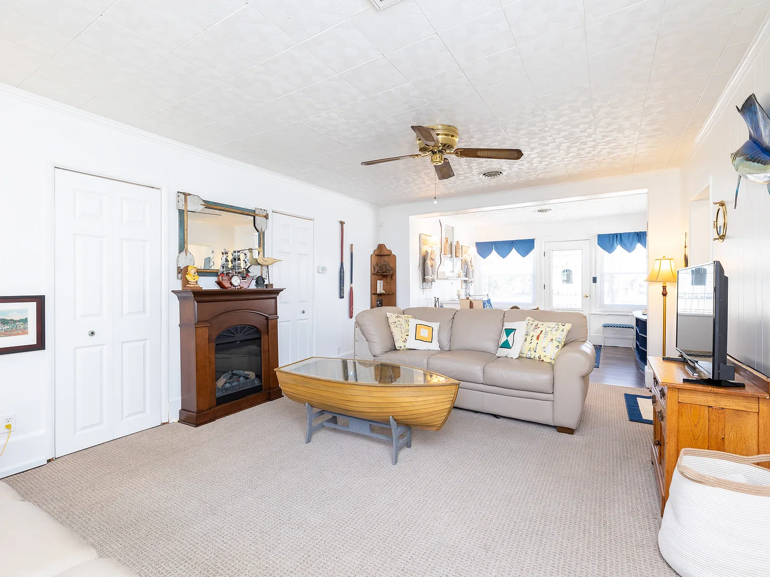 2 bed, 900 sqft, $1,600 — Photo 3