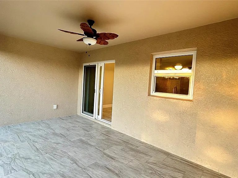 3255 Thurston Ave — Photo 26