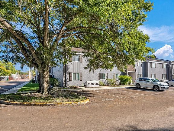 3rd image of 4032 Cortez Dr APT B