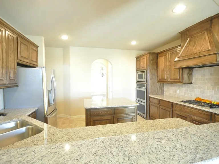 600 Falcon Dr — Photo 7