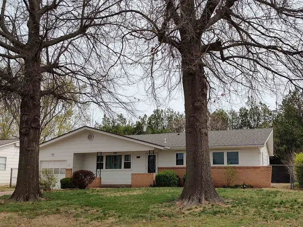 980 N Robin Rd, Wichita, KS 67212