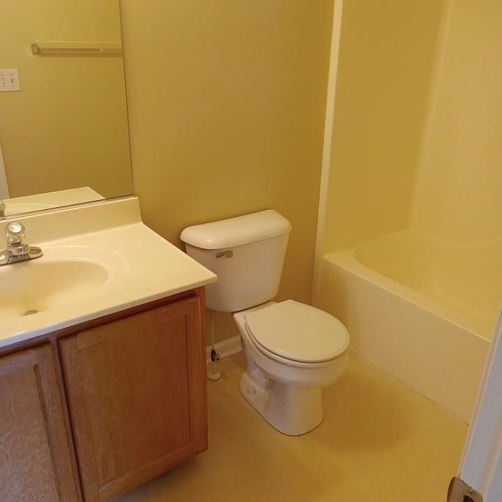 1st image of 1352 Devon Ln #1352