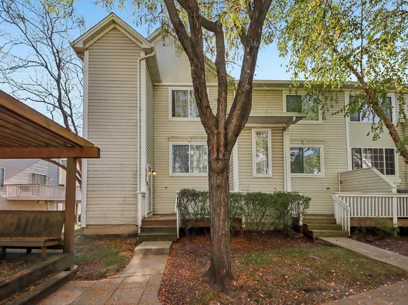 6295 Fremont Dr #6295, Hanover Park, IL 60133