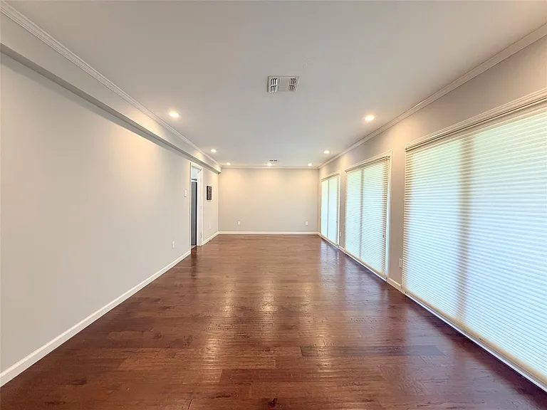 5019 Yarwell Dr — Photo 5